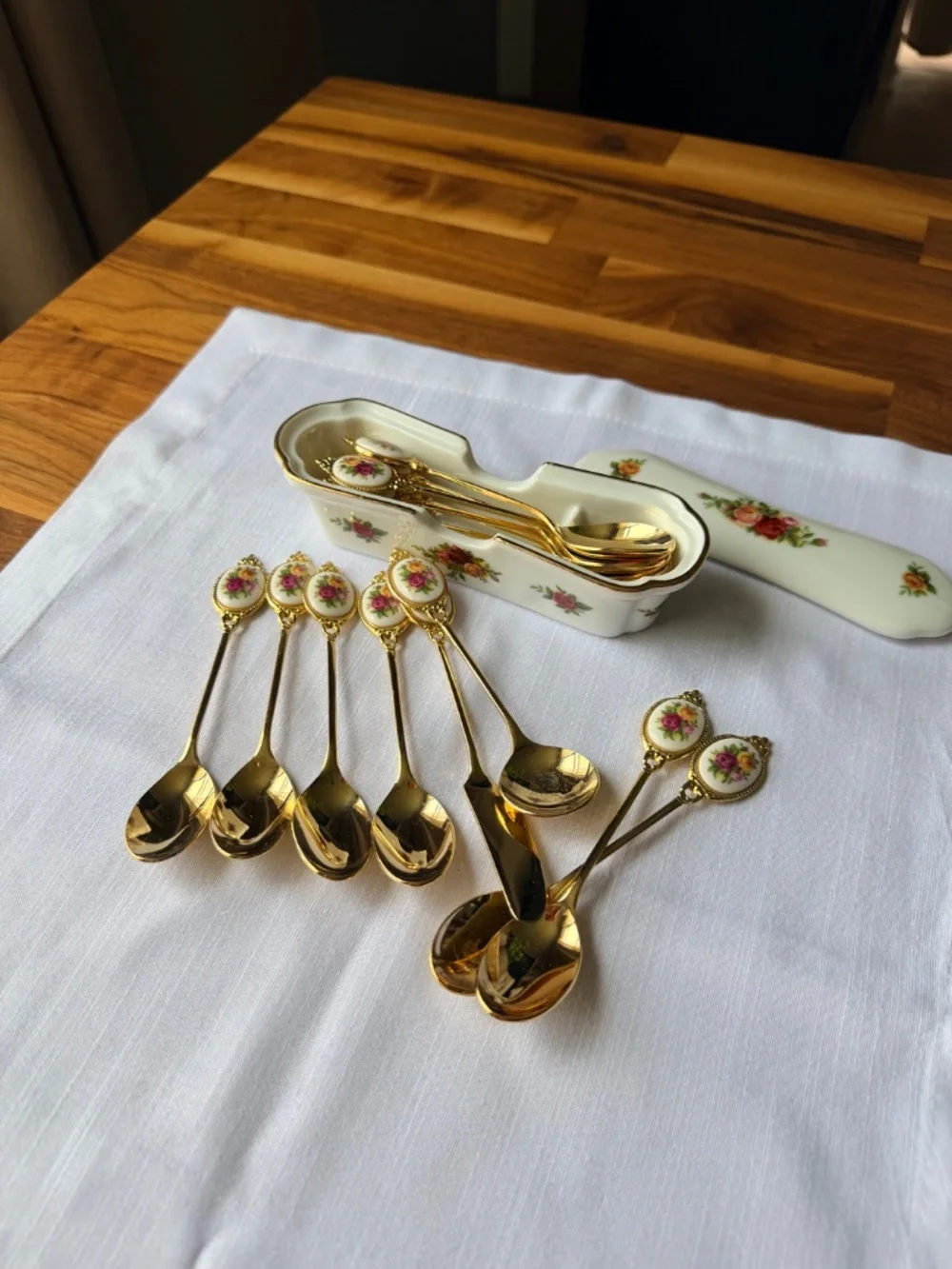 Vintage Gold Tone 14pc Tea Spoon Set in Old Country Roses Style with Caddy